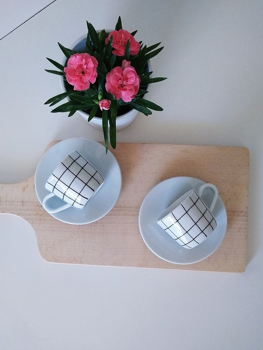 komplet filiżanek do espresso niesforna kratka  MUKI design