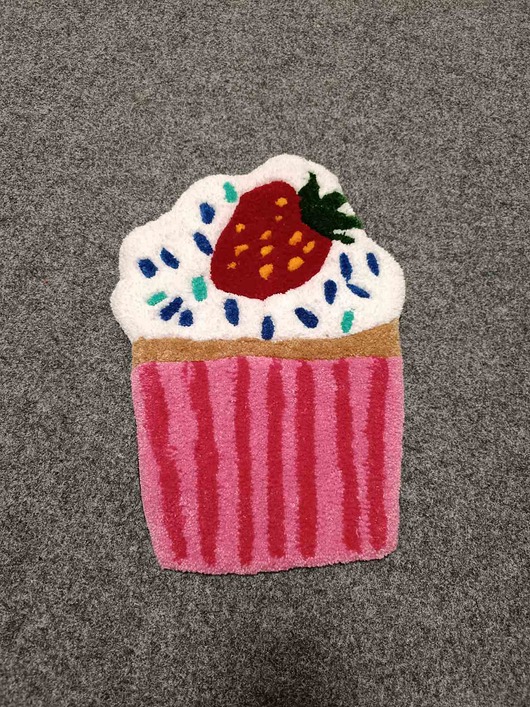 Ozdoby na ścianę Mini dywan w kształcie babeczki truskawkowej