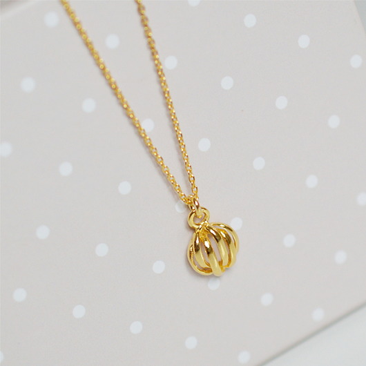 ♥♥♥Naszyjnik z zawieszką charms Laoni