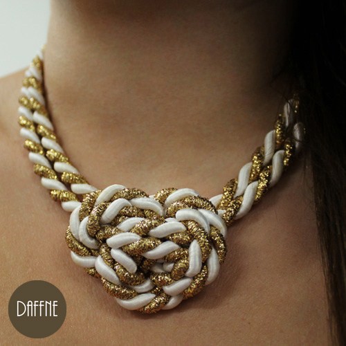 Naszyjnik White with Gold Knots by Daffne LOVINA PRINTS