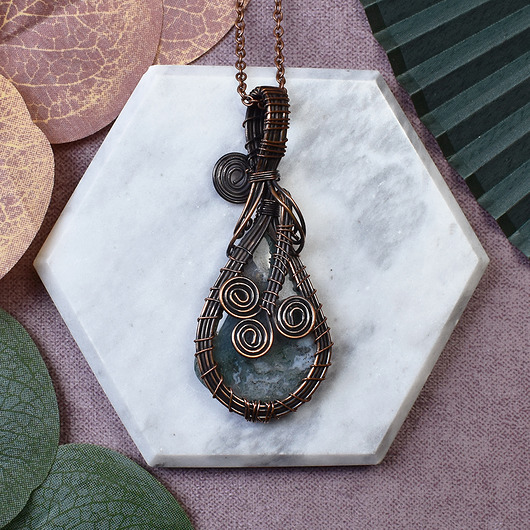 wisiory Miedziany wisiorek wire wrapping z agatem mszystym #246