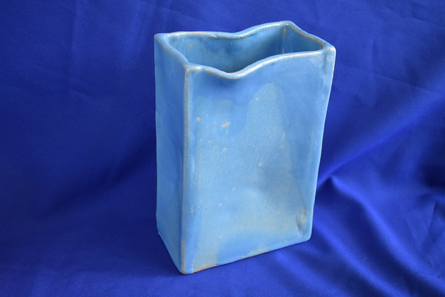 wazony Wazon w kształcie zgniecionego pudełka