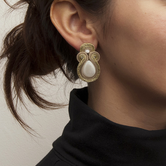 kolczyki soutache Kolczyki soutache - złote, małe, sztyfty