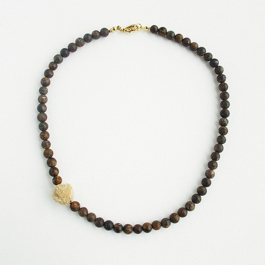 kolie Róża pustyni i bronzyt Naszyjnik z detalem