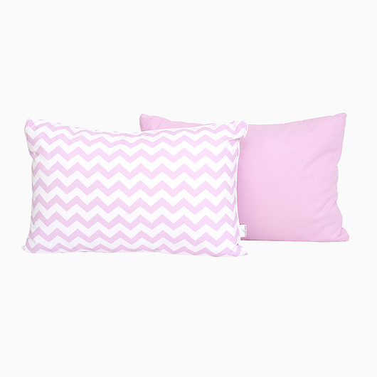 Poduszka an łóżko różowo-biała w zygzaki Roomee Decor
