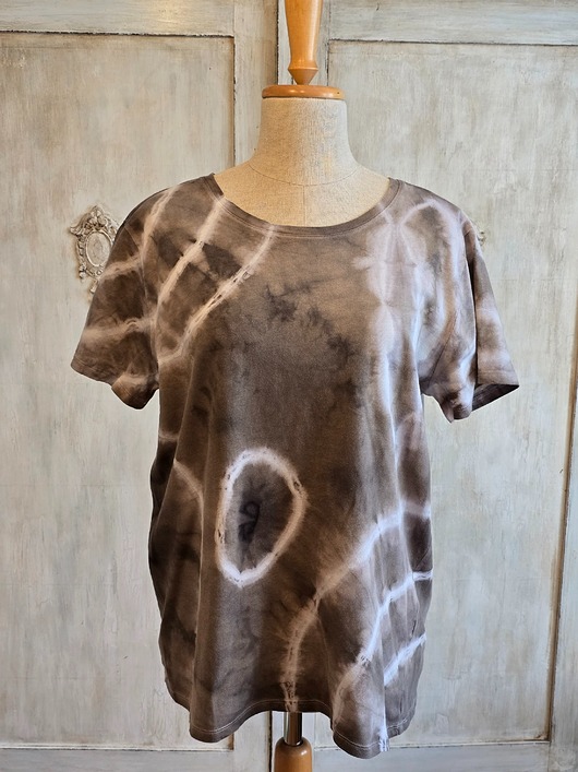 t-shirt damskie T-shirt shibori farbowany roślinami Tanins