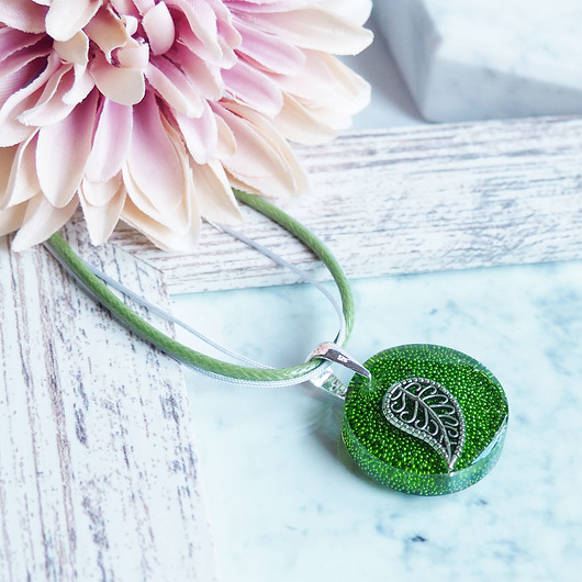 srebrne naszyjniki LEAF IN RESIN , unikatowy naszyjnik srebrny