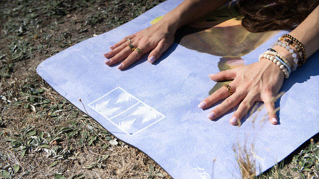 akcesoria do jogi Mata do jogi z mikrofibrą MOSS 4mm Lotos, mikrofibra + naturalny kauczuk