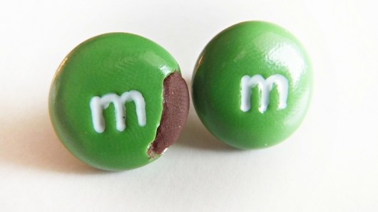 zielone m&m , jeden cały jeden nadgryziony Piecuchowo