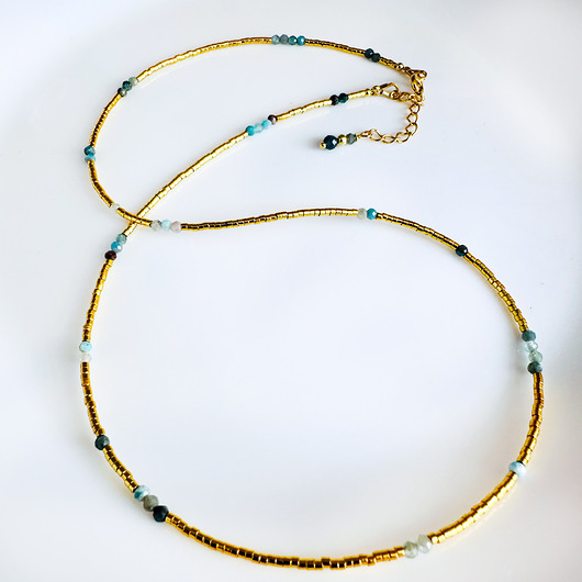 korale Delikatny NASZYJNIK Hematyt z apatytem, niebieskie kamienie