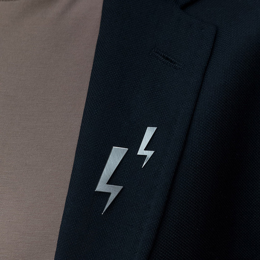 broszki Pin Błyskawica oksydowany !!!