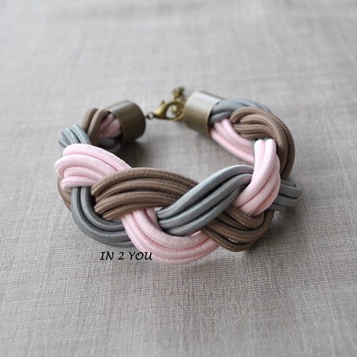 Pudrowy kwiatek Karolina Perchacz Design