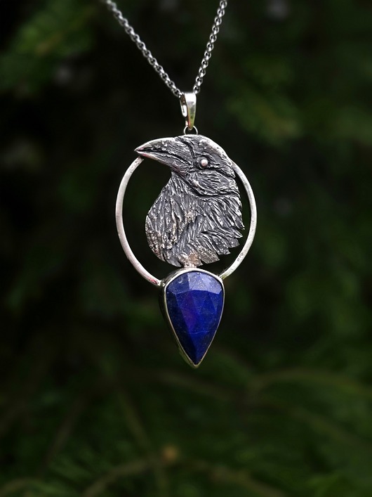 wisiory Kruk- Srebrny naszyjnik z lapis lazuli