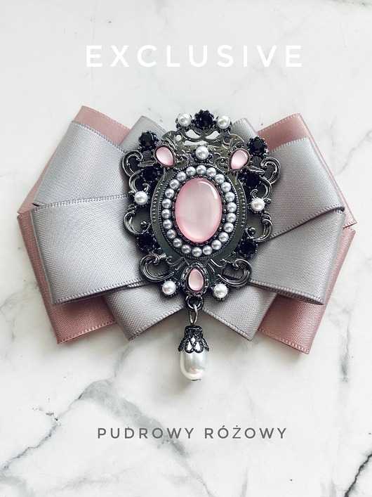broszki Kolekcja  Exclusive  Brosza z  różową ozdobą Glamour