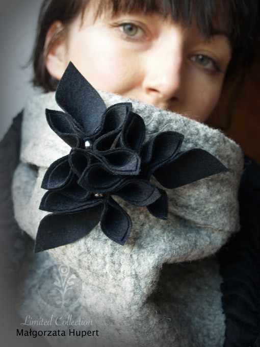 Czarna z hematytem FlowerFelt Design