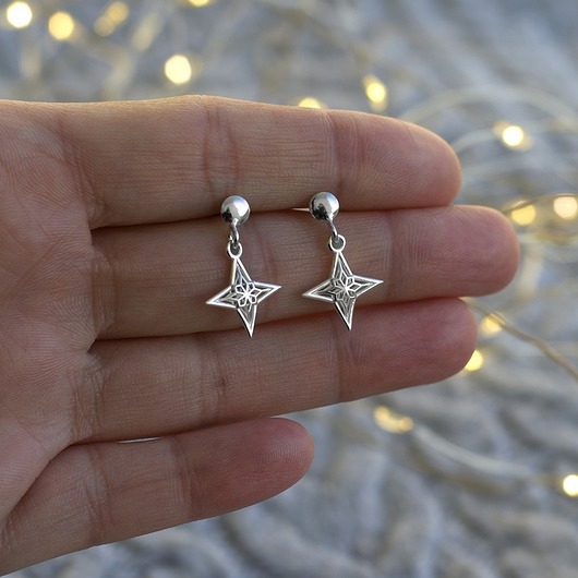 kolczyki srebrne Srebrne kolczyki - róża wiatrów