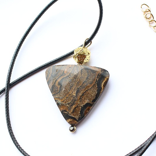 wisiory Uziemienie - Jaspis Krajobrazowy, lawa wulkaniczna, hematyt