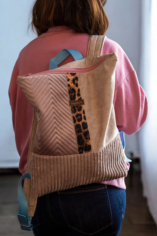 plecaki Beżowo-różowy plecak kurierski panterka