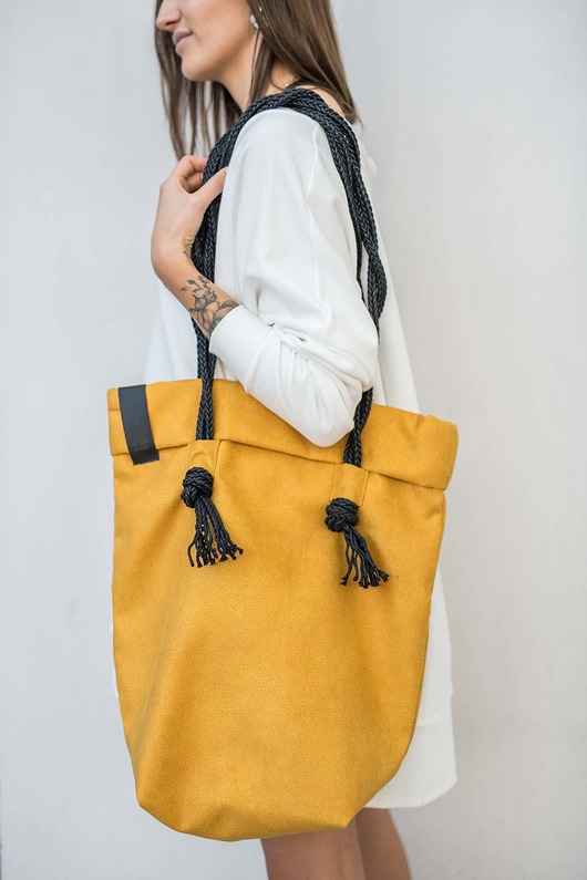 TOTE#1 HELLO YELLOW NOSU