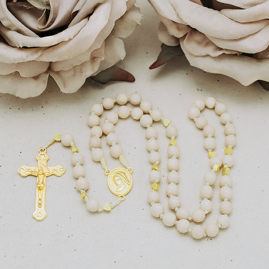 komunia - pozostałe Beżowy, ręcznie robiony różaniec KAMIEŃ RZECZNY, I Komunia Św.