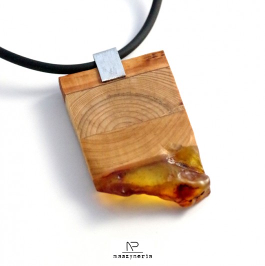Wood&Amber Wisior Sosna Cyprys Maszyneria