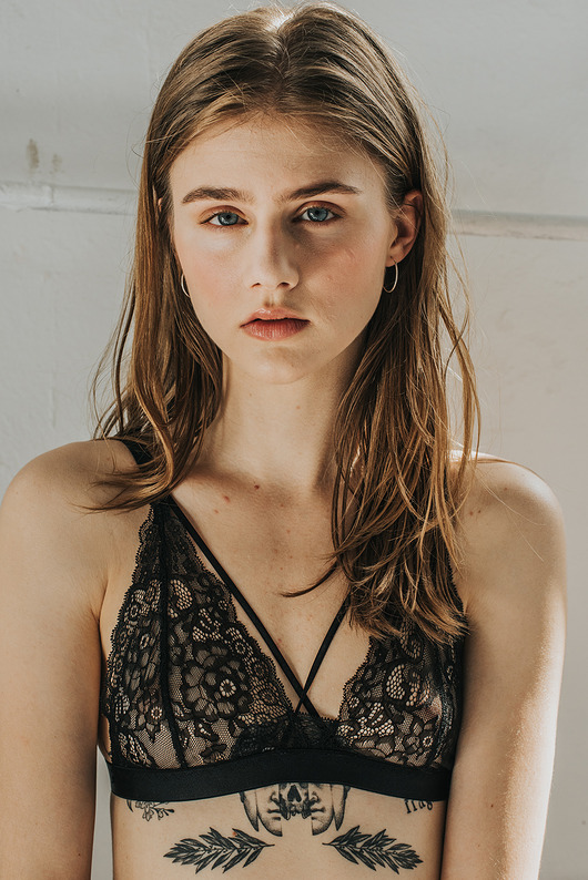 Tendre trójkątny bralet NODOBRA