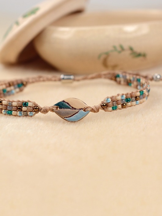 bransoletki ze szkła Ceramiczny listek-  bransoletka tkana ceramika i miyuki