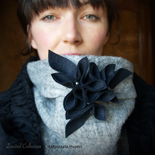 Czarna z hematytem FlowerFelt Design