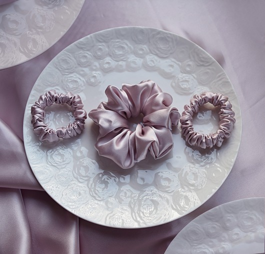 gumki do włosów Love liliowe - zestaw jedwabnych scrunchie  - lila