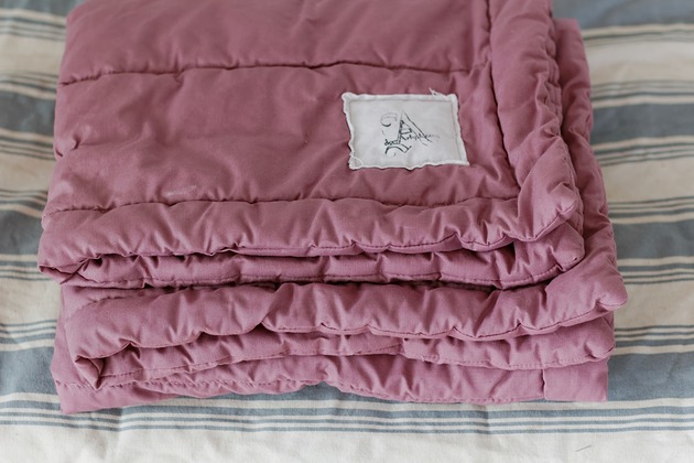 kocyki, kołderki, pościel dla dzieci narzuta  niemowlęca brudny, ciemny róż