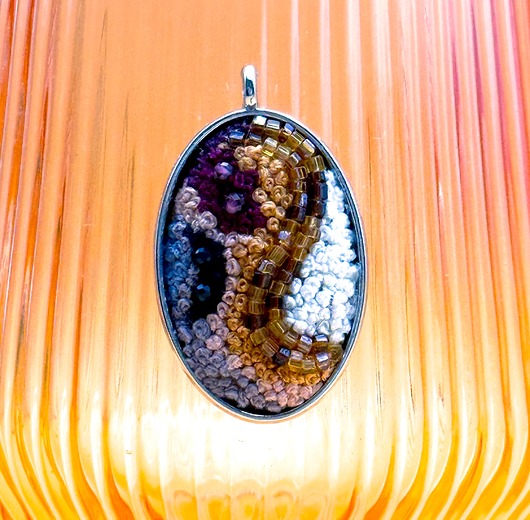 wisiory Medalion z granatami i kryształami /Seria Kolory Bałtyku