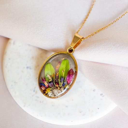 wisiory Wisiorek z kompozycją kwiatową