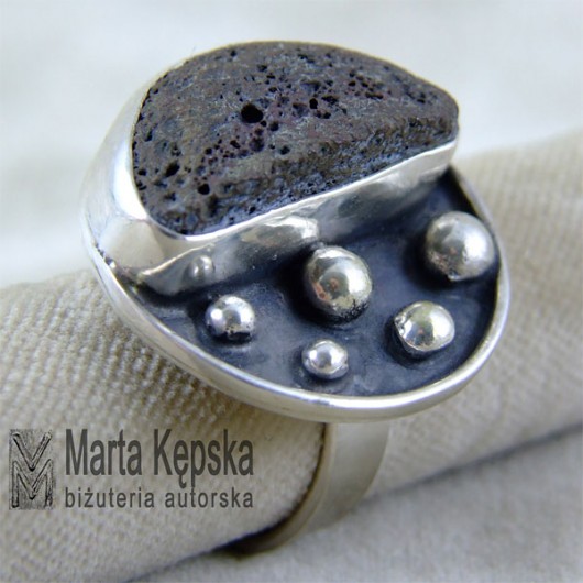 z LAWĄ - pierścionek Marta Kepska