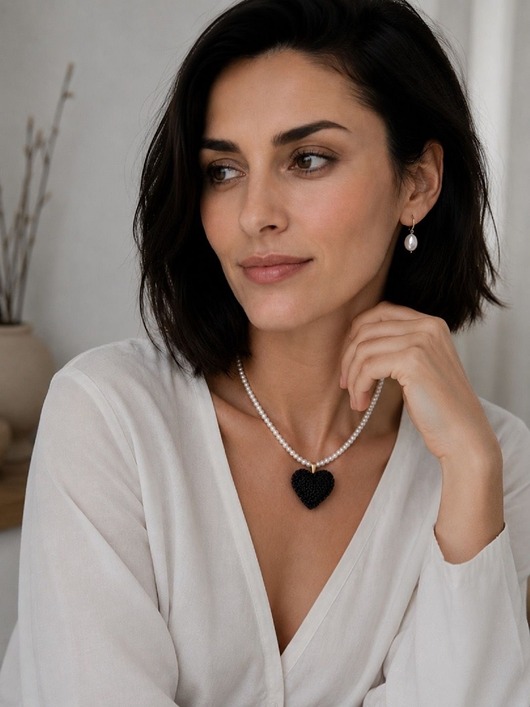 wisiory Naszyjnik PEARL HEART x Bardzo czarny