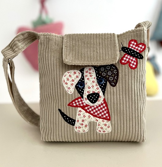 torebki, worki i plecaki dziecięce Sztruksowa torebka z wesołym szczeniaczkiem