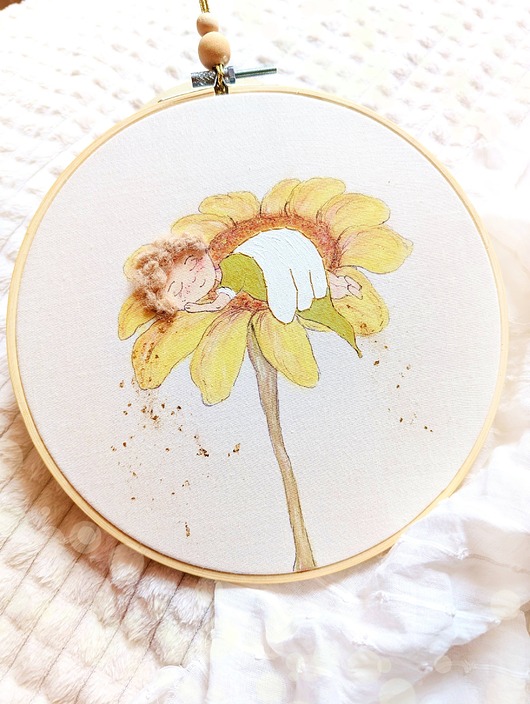 kartki, zaproszenia na chrzest Ręcznie malowany aniołek na kwiatku na pamiątkę chrztu, narodzin