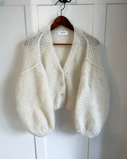 kardigany damskie Moherowy kardigan mgiełka  z ozdobnymi biżuteryjnymi guzikami handmade