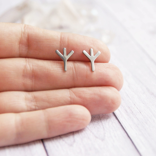 kolczyki srebrne Kolczyki runa Algiz - ochronna - mini sztyfty