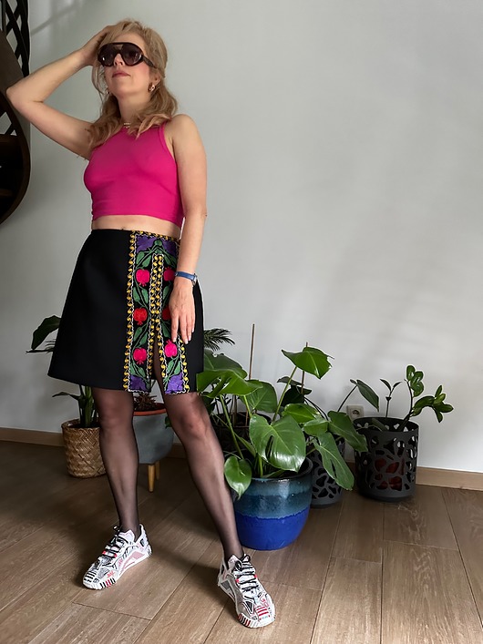 spódnice mini Spódnica mini z elementem haftowanym r. M