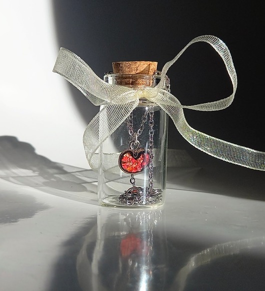 wisiory Wisiorek z pestki baobabu z jaspisem