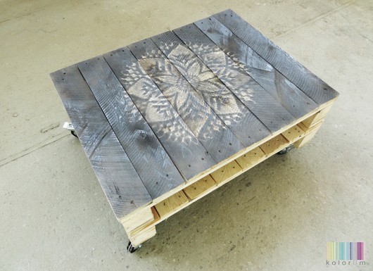 ławki Ława z palet na kółkach z malowanym blatem!