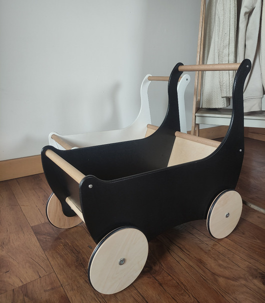 klocki i zabawki drewniane Drewniany wózek dla lalek /pchacz / chodzik