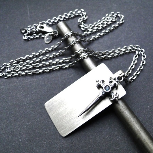 biżuteria męska Wisior nieśmiertelnik z mieczem