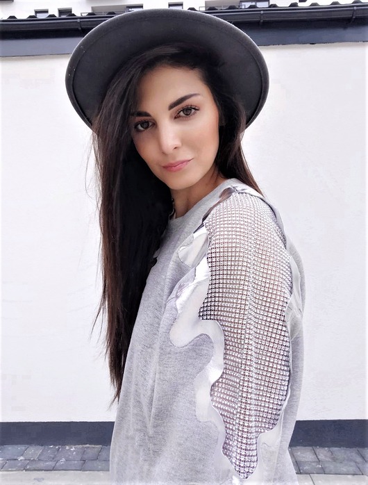 Crystal Grey Dominika Syczyńska