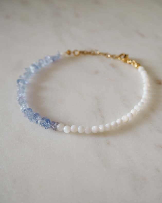 bransoletki z kamieni naturalnych Bransoletka z kamieni naturalnych tanzanit i muszla