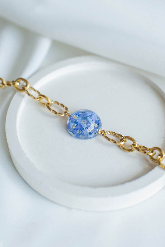 bransoletki z żywicy Bransoletka z niezapominajkami