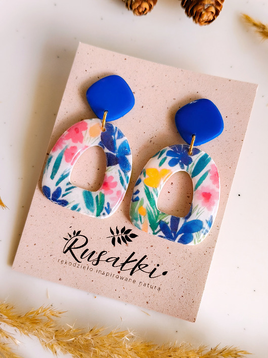 kolczyki z masy plastycznej Kolczyki kwiatowym wzorem, inspirowane łąką dla wielbicielki przyrody