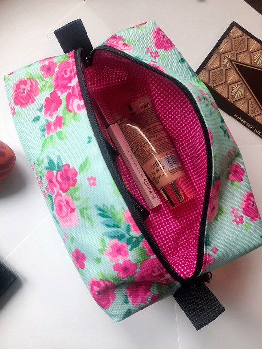 kosmetyczki Kosmetyczka  miętowa w różyczki #1