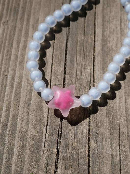 chokery Niebieski naszyjnik choker z koralików różowa gwiazda