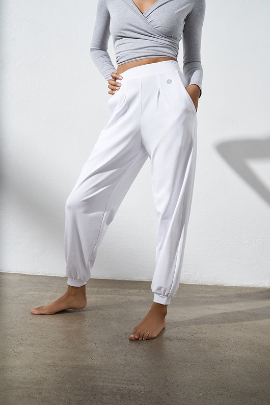 spodnie materiałowe damskie Spodnie do jogi MOONY Comfy Sweatpants - pure white xs/s